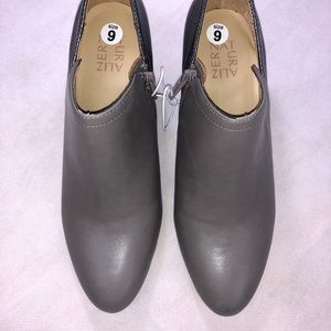 Naturalizer leather bootie!